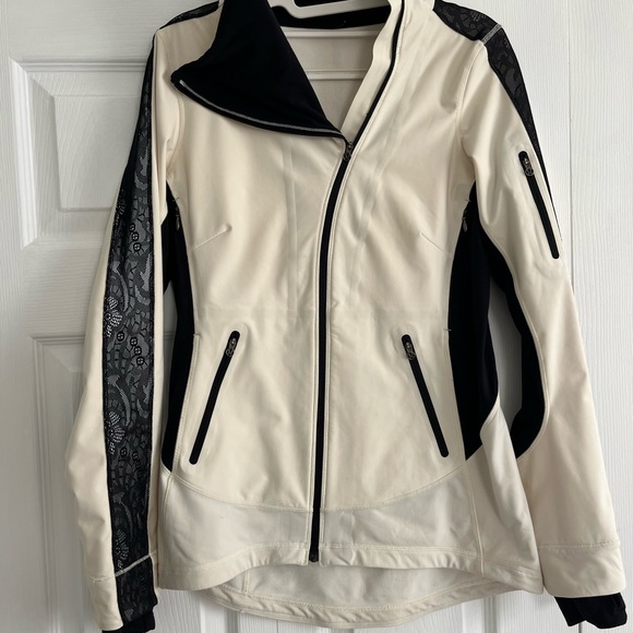 RARE Lululemon Run: Draft Dodger Jacket- polar cream, size 6 - Picture 3 of 6